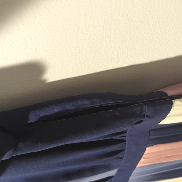 ADELYN RAE | COLORBLOCK ACCORDION MIDI DRESS - Picture 9 of 14